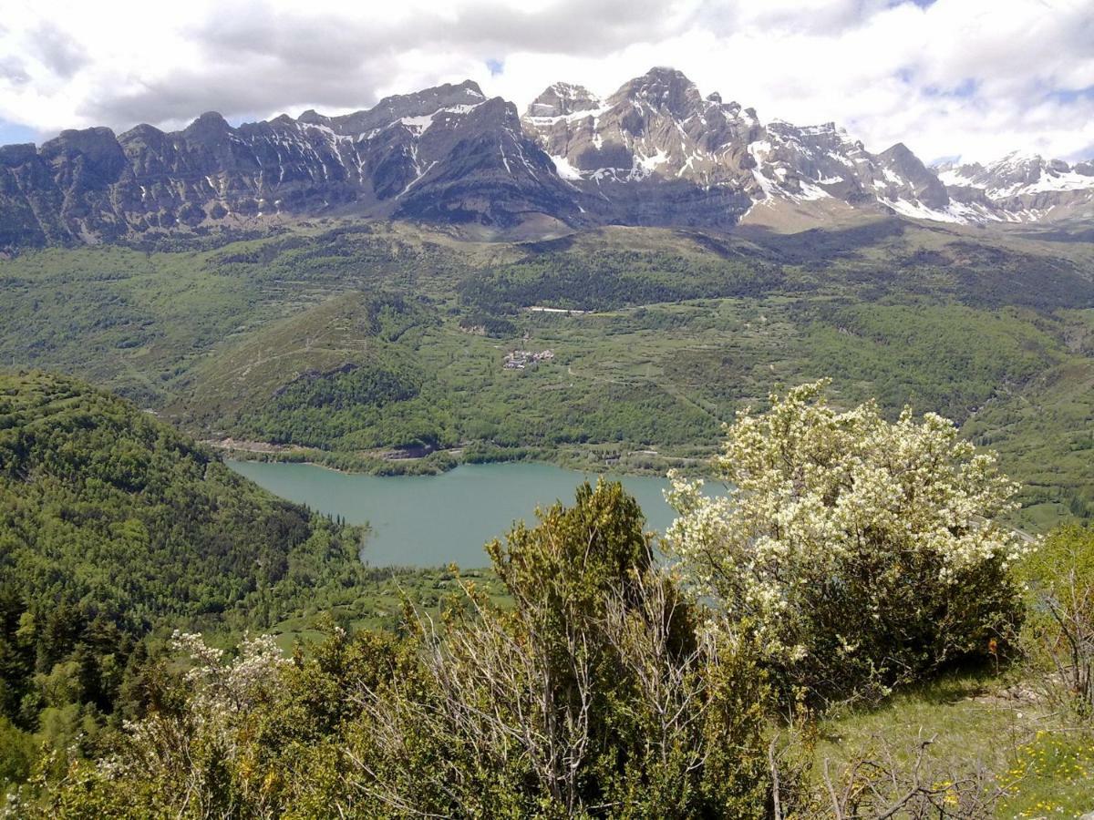 Vistas Espectaculares, Wifi Y Parking Lägenhet El Pueyo de Jaca Exteriör bild